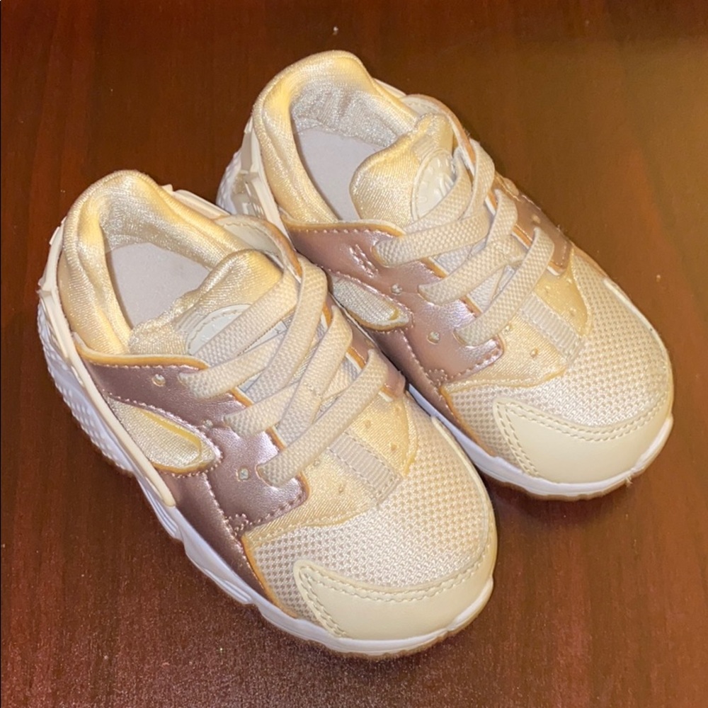 Toddler huarache run